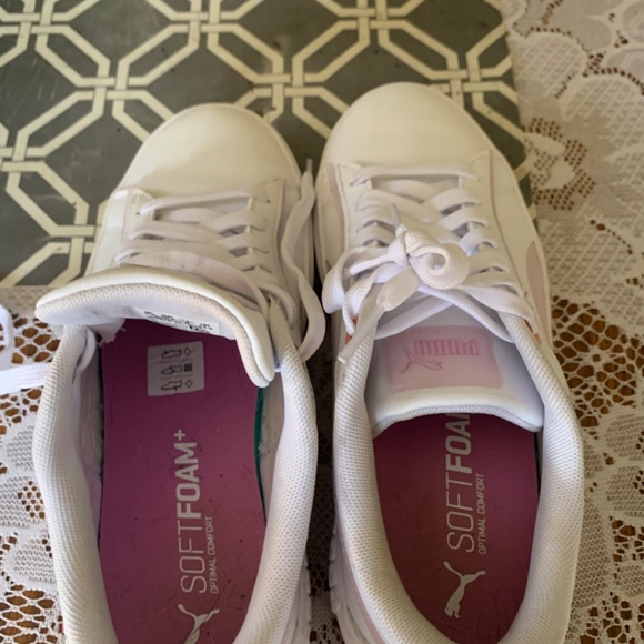 Nike Women’s puma - Picture 5 of 5